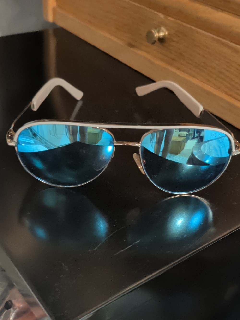 Aviator Unisex Guess White And Silver Sunglasses with Blue Mirrored Lenses